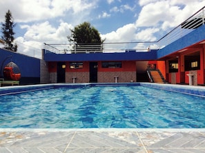 Indoor pool - Good Putt Hotel (Nakuru)