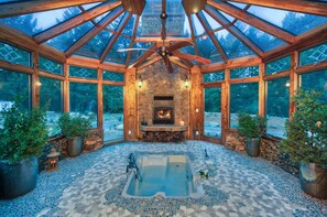 Indoor spa tub