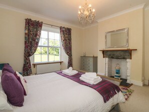 3 Schlafzimmer, individuell dekoriert, individuell eingerichtet