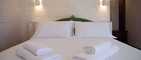 1 habitación, wifi y ropa de cama