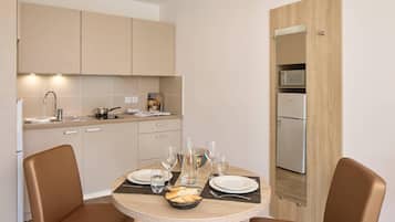 4 adultes - 1 grand lit et 1 canapé-lit | Lits bébé (gratuits), Wi-Fi gratuit, draps fournis