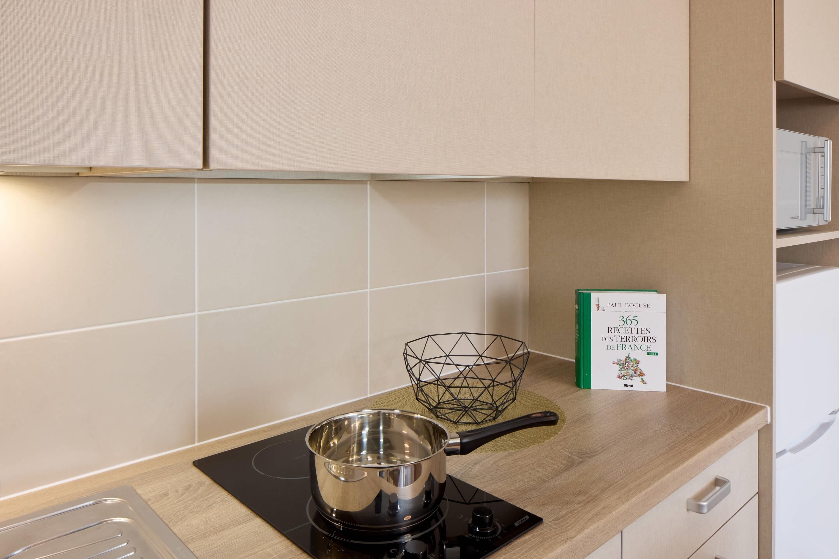 Appartement, 2 chambres | Cuisine privée | Mini réfrigérateur, micro-ondes, plaque de cuisson