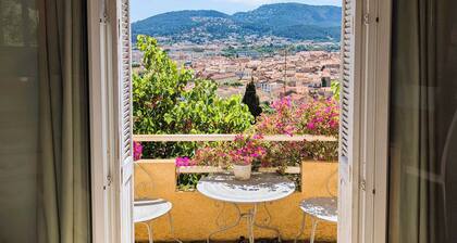 Villa sur les hauteurs avec vue exceptionnelle