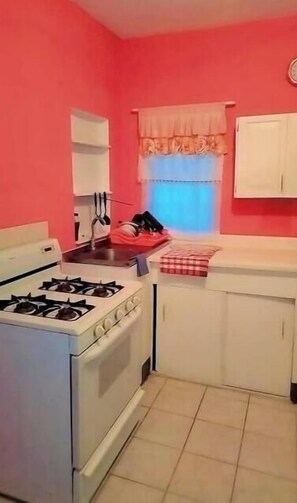 Kühlschrank, Ofen, Herdplatte, Toaster