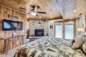 3 室のベッドルーム、アイロン / アイロン台、WiFi (無料)、ベッドシーツ