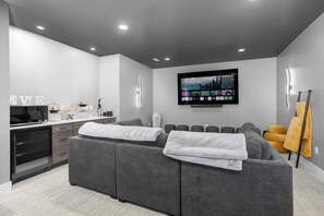 TV, fireplace, video games, table tennis