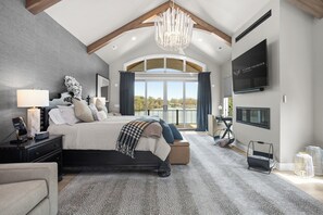9 bedrooms, iron/ironing board, WiFi, bed sheets
