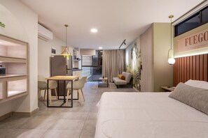 1 غرفة نوم ومكواة/لوح كي وخدمة الإنترنت وملاءات أسرّة