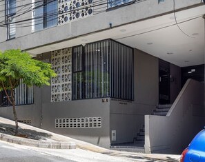 تفاصيل الفندق من الخارج