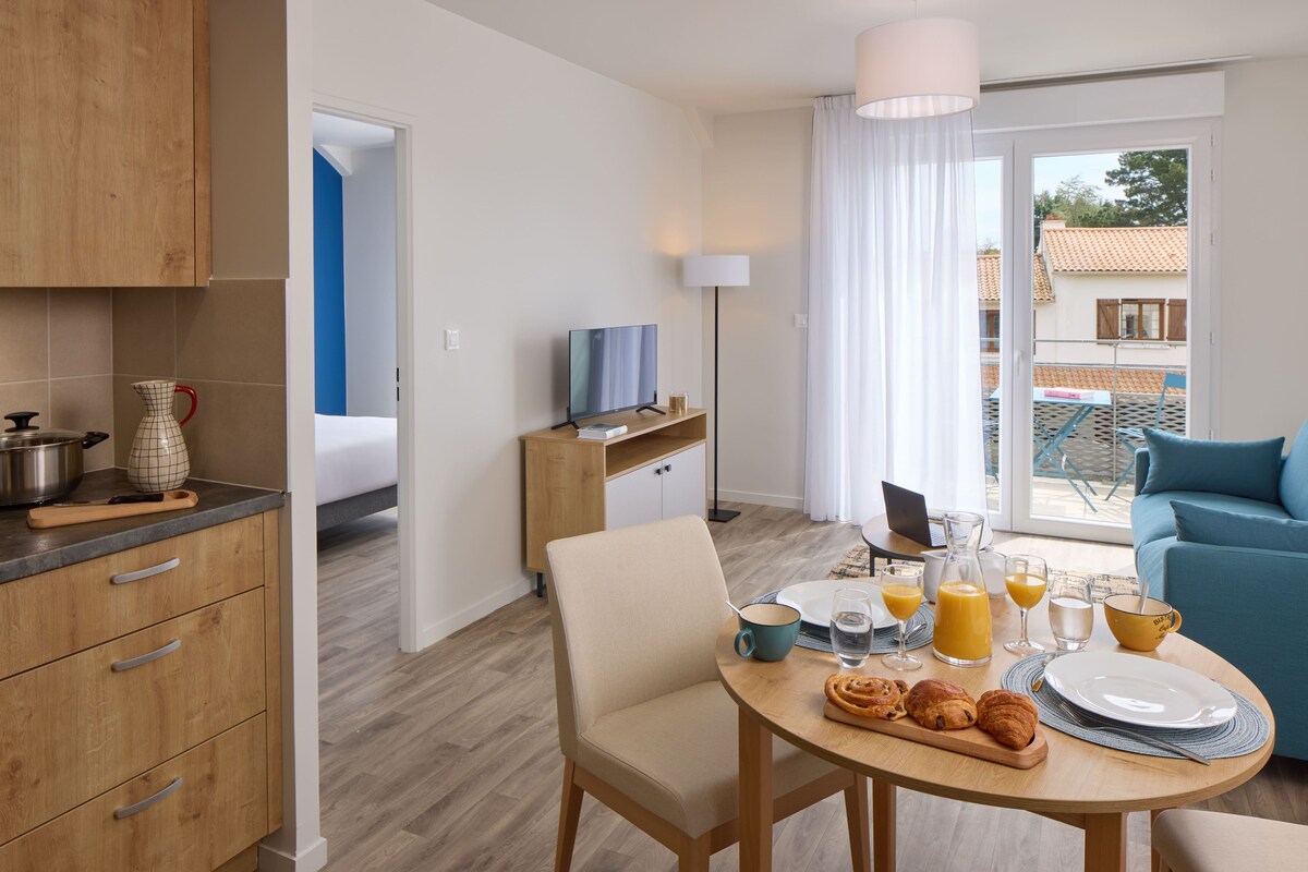 2 Queen Beds, Suite, Nonsmoking