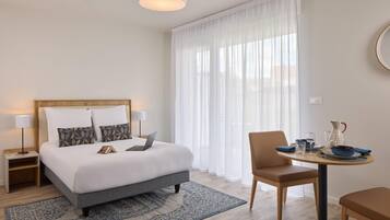 Standardzimmer, 1 Queen-Bett, Nichtraucher | Kostenloses WLAN, Bettwäsche