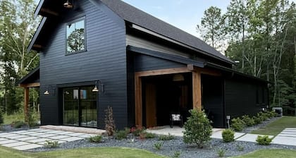 Charming 3 bedroom Modern Barn in Appling. Available for FISHING TOURNAMENTS