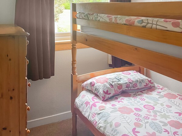 3 bedrooms, free WiFi, bed sheets