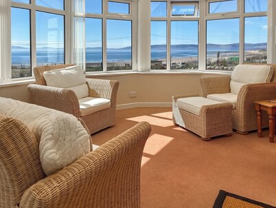 3 bedroom accommodation in Blackwaterfoot
