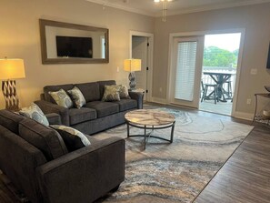 TV - Luxury Crow Creek Condo on 18hole golfcourse (Brunswick County)