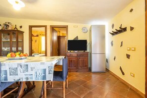 Apartment, 2 Schlafzimmer, Terrasse, Gartenblick | Esszimmer