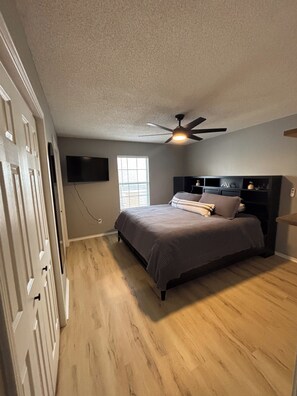 3 bedrooms, iron/ironing board, travel cot, free WiFi