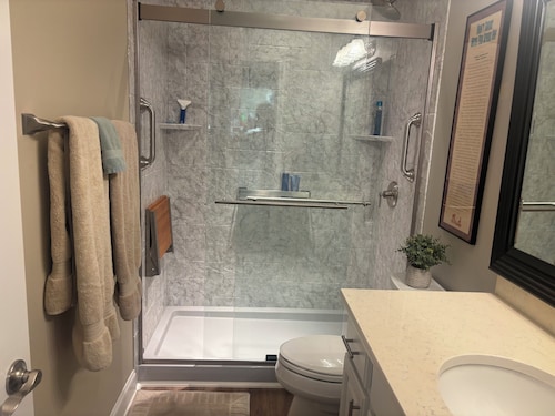   3-bedroom townhome ten minutes from  UT campus. Total fresh remodel.