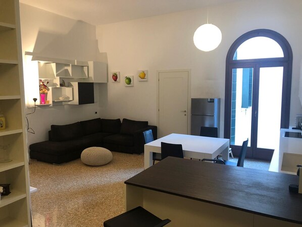 Apartment, Garden View | Living area