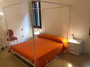 Appartement, vue jardin | 2 chambres, fer et planche à repasser, Wi-Fi gratuit