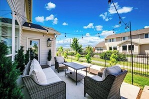 Terrace/patio - Gym. Kid Friendly. Adults Retreat. Bedroom TV's Pullout Couch. Private. Spa Tub. (Boise)