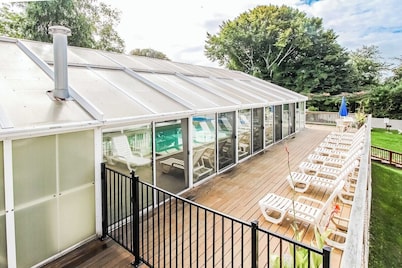 1BR Condo w/ Bay Views + Jacuzzi Tub