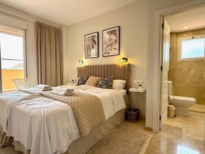 Iron/ironing board, internet, bed sheets