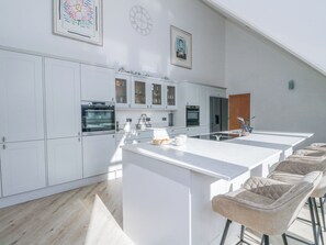 Astianpesukone, keittoastiat/astiat/ruokailuvälineet