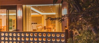 Shennongjia Zailu Hotel (Dajiuhu Pingqian Ancient Town)