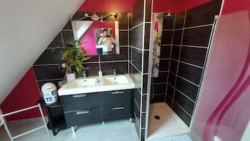 Douche, papier toilette