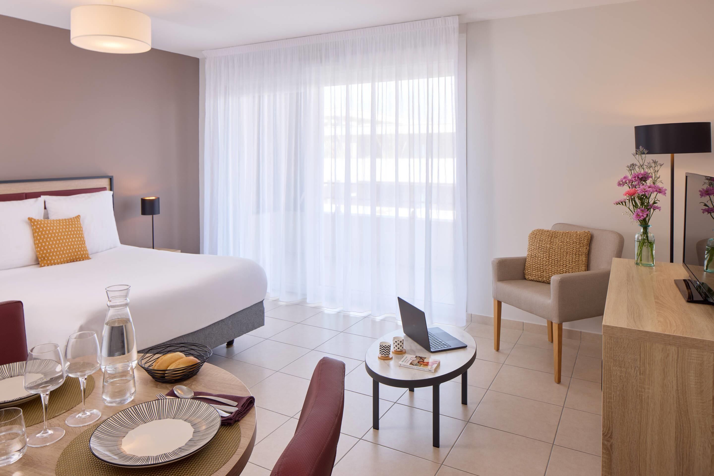Estudio | Wifi gratis y ropa de cama 