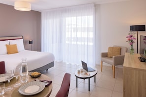 Free WiFi, bed sheets - Quality Suites Perpignan Prestige (Perpignan)