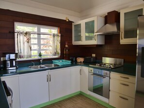 Micro-ondes, four, plaque de cuisson, lave-vaisselle