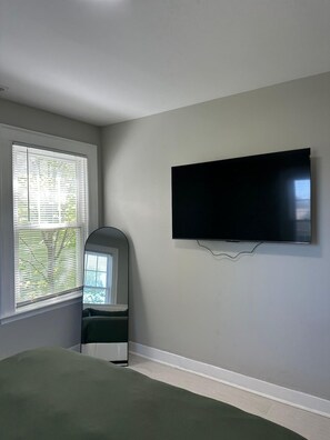 5 bedrooms, internet, bed sheets