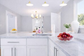 Unclassified image, 5 of 30, button