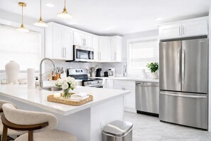 Unclassified image, 2 of 30, button