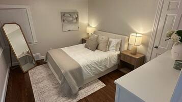 4 bedrooms, iron/ironing board, internet