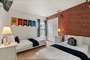 4 chambres, fer et planche à repasser, Wi-Fi, draps fournis