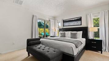 4 chambres, fer et planche à repasser, Wi-Fi, draps fournis