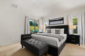 4 bedrooms, iron/ironing board, WiFi, bed sheets