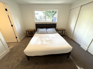 4 bedrooms, free WiFi, bed sheets