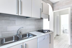 Private kitchen - Apartment 01 Rainbow Diffused Residence (Gabicce Mare)