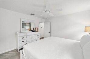 2 makuuhuonetta, silitysrauta/-lauta, internet, vuodevaatteet