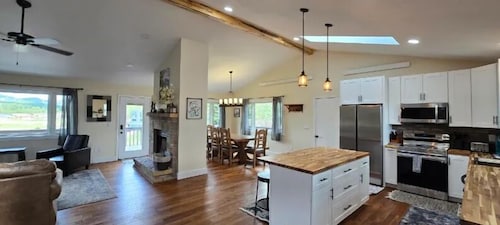 New Listing! Granite Heights in Custer State Park