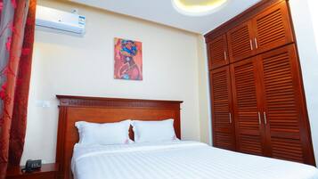 Chambre simple classique, vue sur la cour intérieure | Coffre-fort, rideaux d’obscurcissement, système d’insonorisation