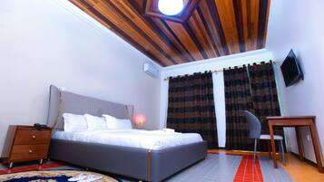 Deluxe Room, Courtyard View