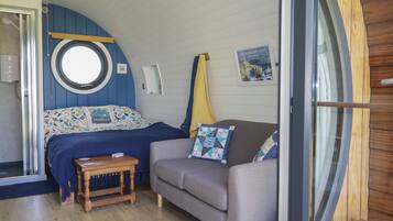 1 bedroom, individually decorated, individually furnished, free WiFi