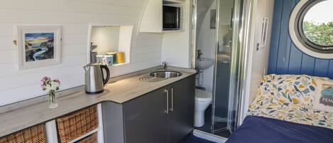 1 Schlafzimmer, individuell dekoriert, individuell eingerichtet