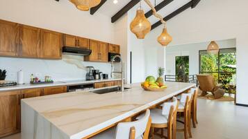 Tủ lạnh, lò vi sóng, lò nướng, bếp nấu