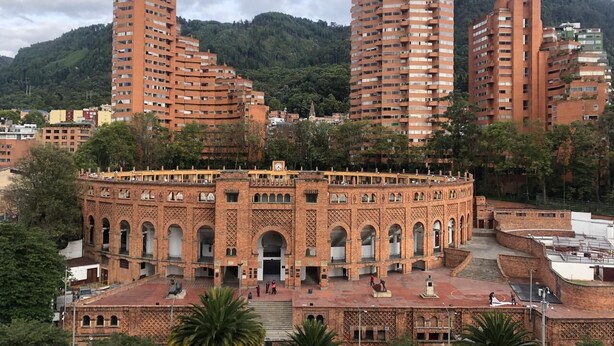 A historic building with a central courtyard, surrounded by modern high-rise buildings. - Bogota San Diego Suite, BogotaUrban Suite, BogotaSuite Planetario, turismobogotá (Bogotá)